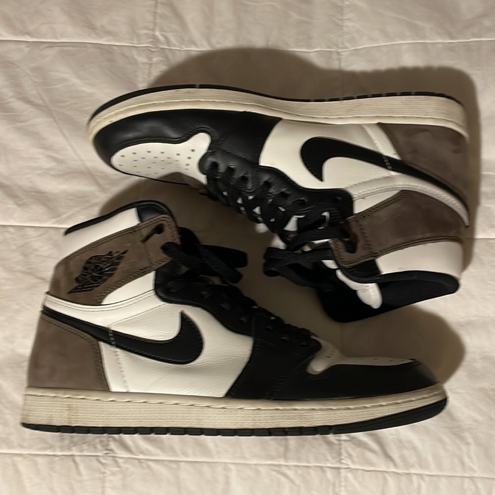 Jordan 1 High OG Mocha - Picture 5 of 8